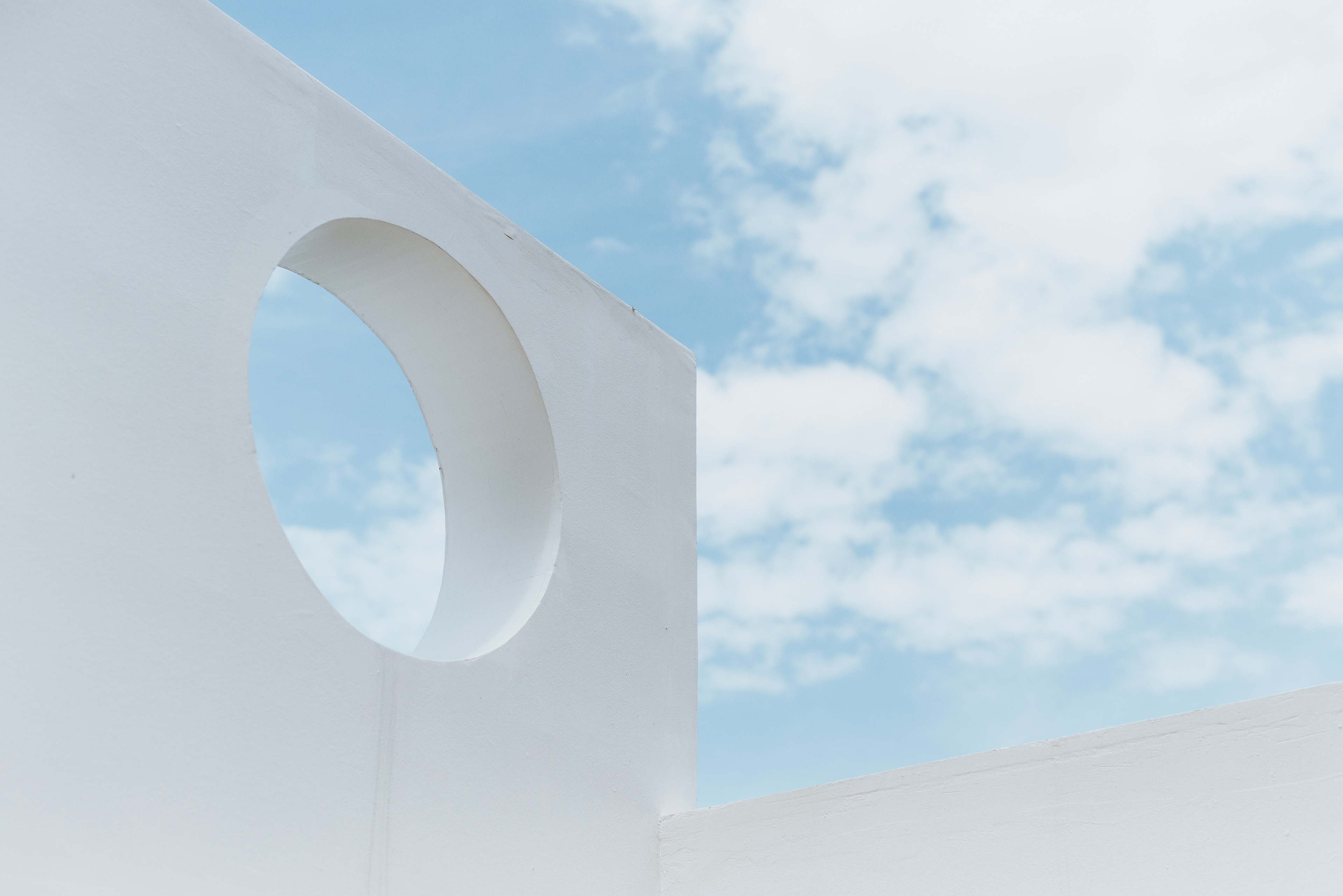 Minimalist wall with circular window